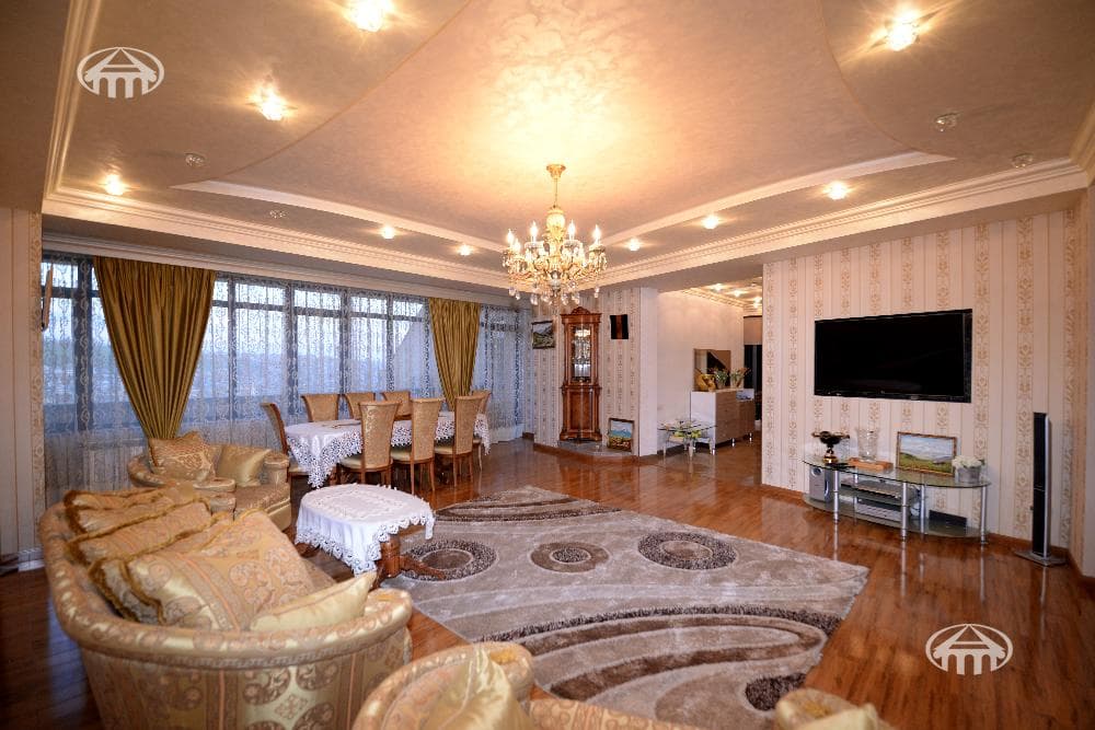 Квартира · 300 м² · Ереван