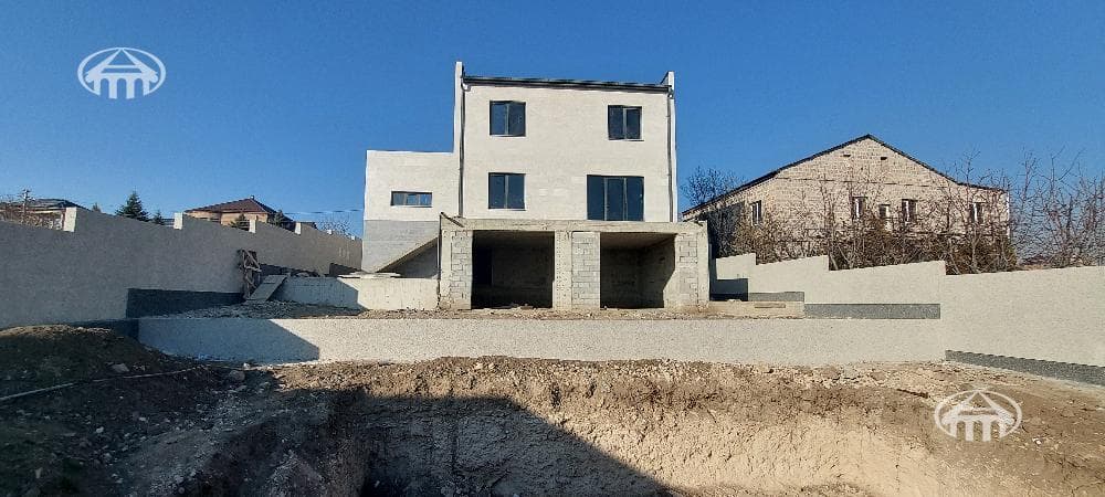Քոթեջ · 461 մ² · Առինջ