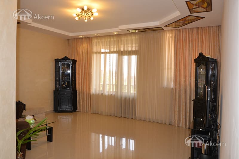 Առանձնատուն · 530 մ² · Երևան
