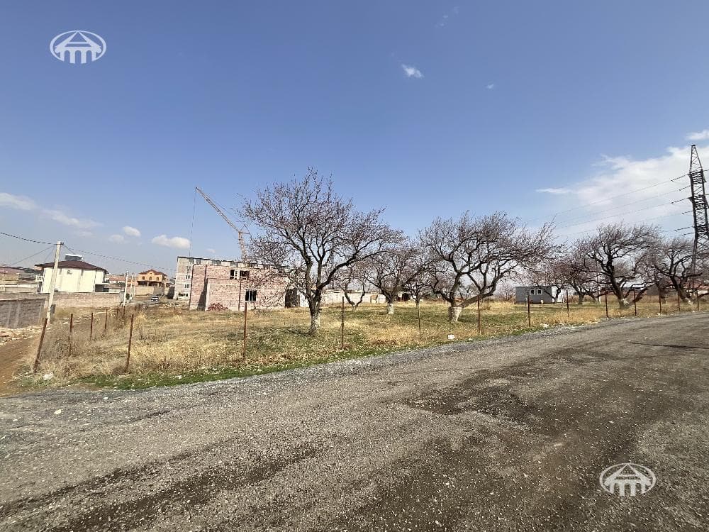 Land · 393 m² · Yerevan
