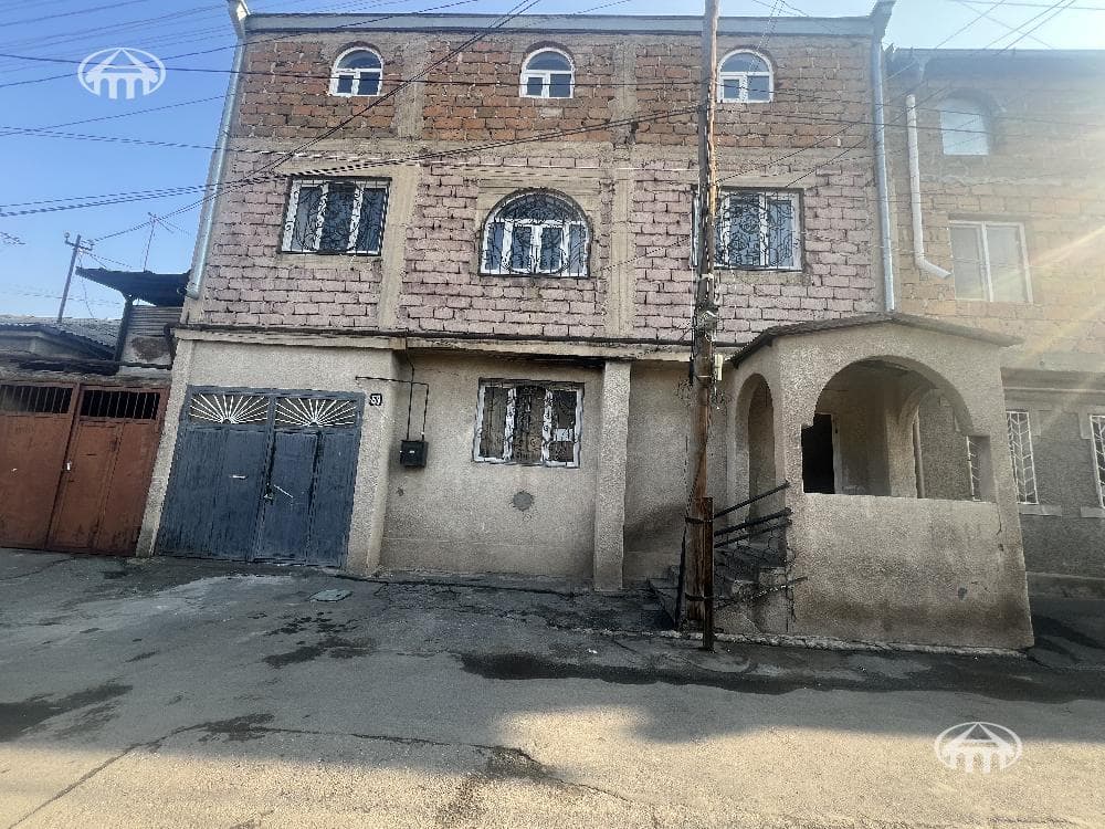House · 357 m² · Yerevan