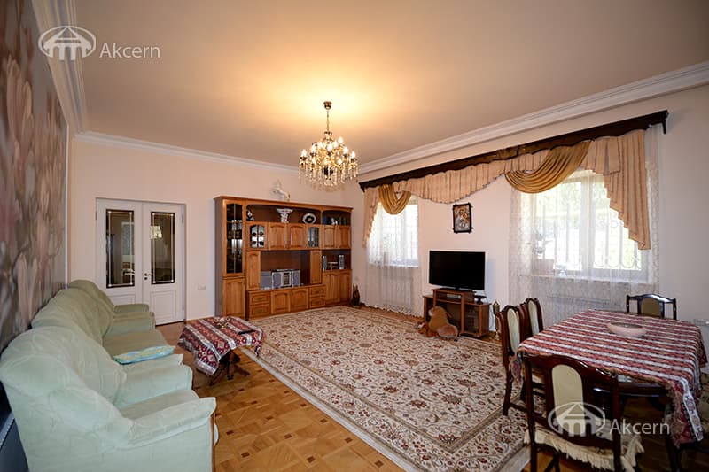 Mansion · 420 m² · Yerevan