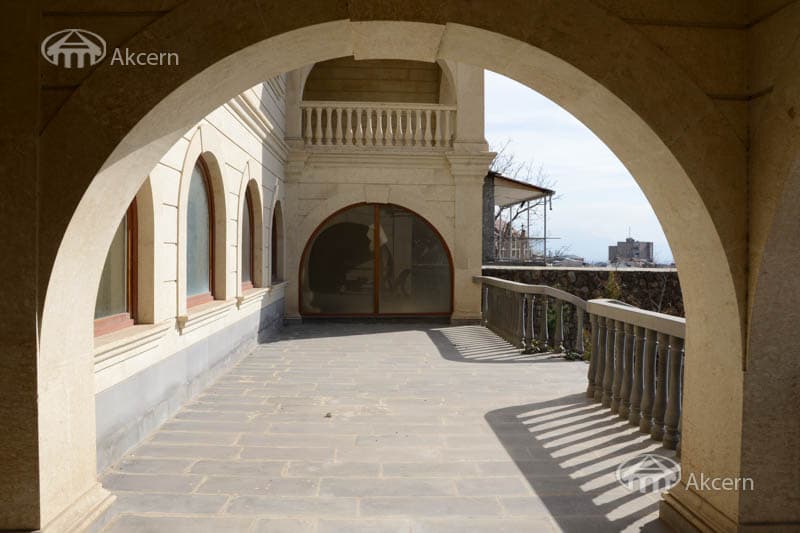 Mansion · 691 m² · Yerevan