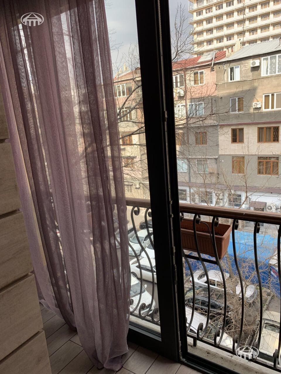 Квартира · 2 комн. · 73 м² · Ереван