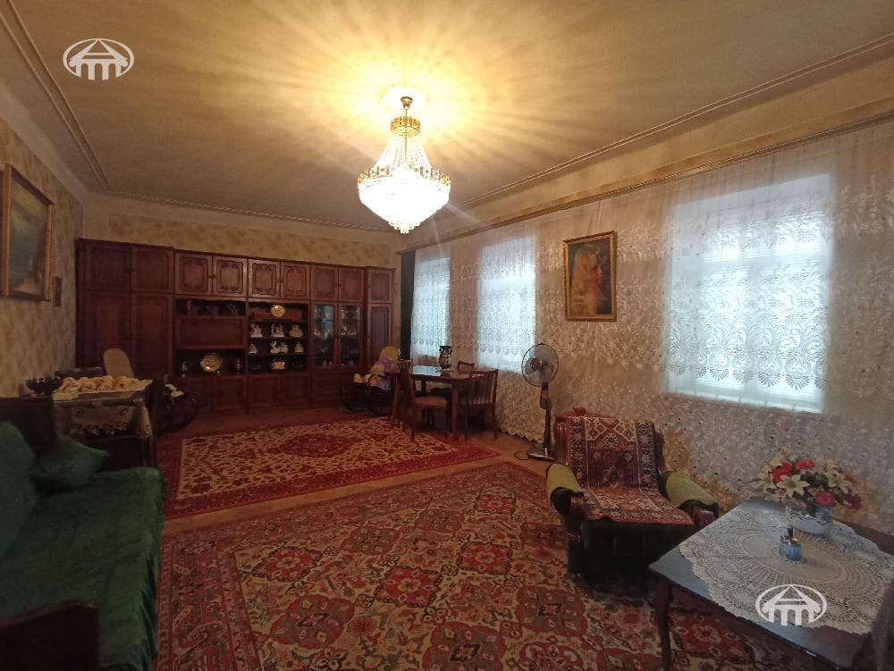 Дом · 392 м² · Ереван