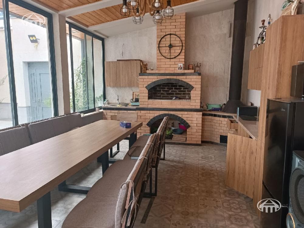 Քոթեջ · 6 սեն. · 340 մ² · Երևան