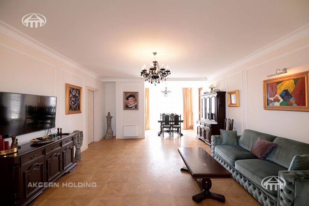 Apartment · 4 rooms · 176 m² · Yerevan