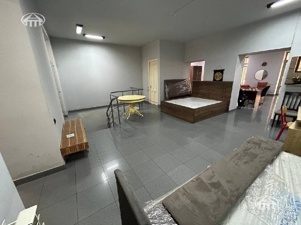 Retail · 160 m² · Yerevan