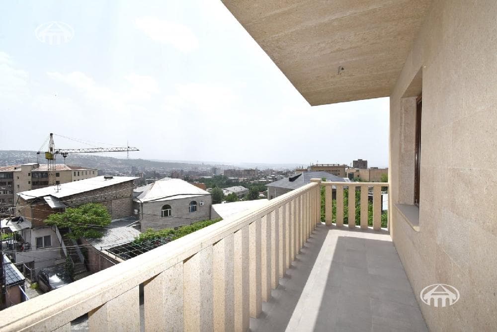 Особняк · 400 м² · Ереван