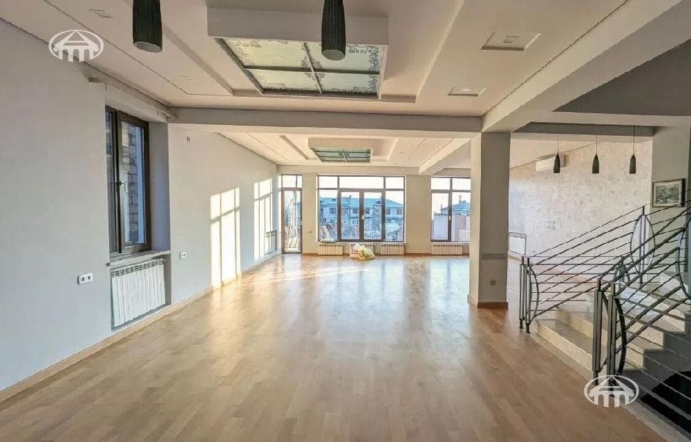 Особняк · 380 м² · Ереван