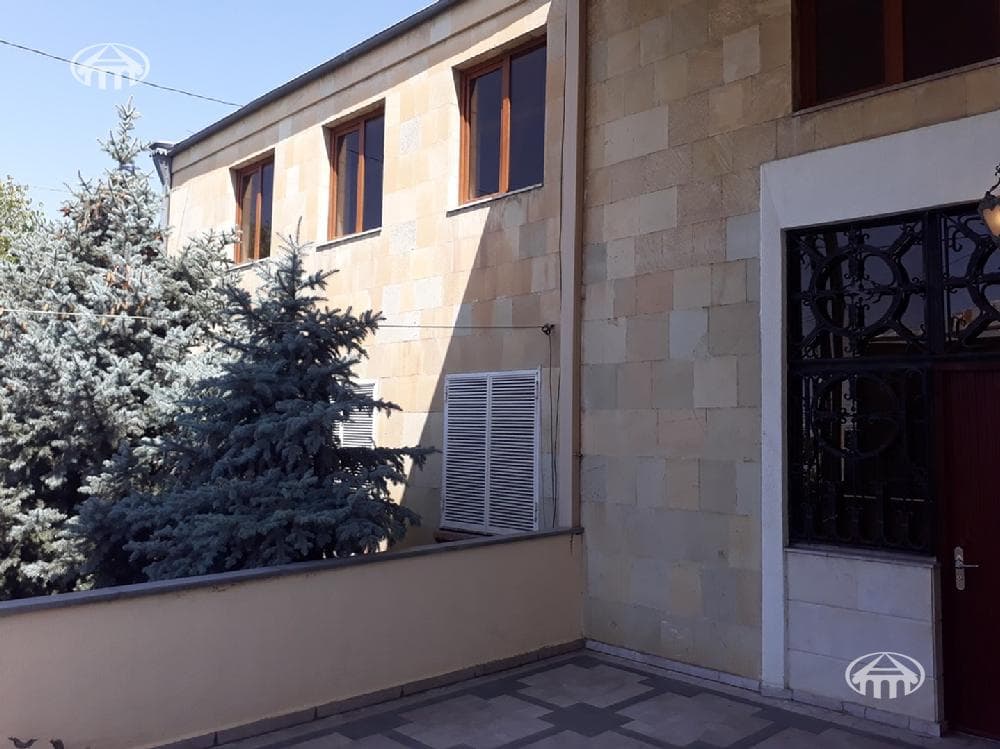 Առանձնատուն · 498 մ² · Երևան