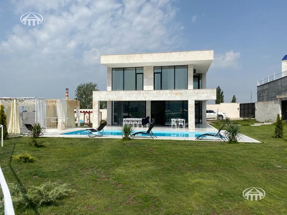 Mansion · 380 m² · Yerevan