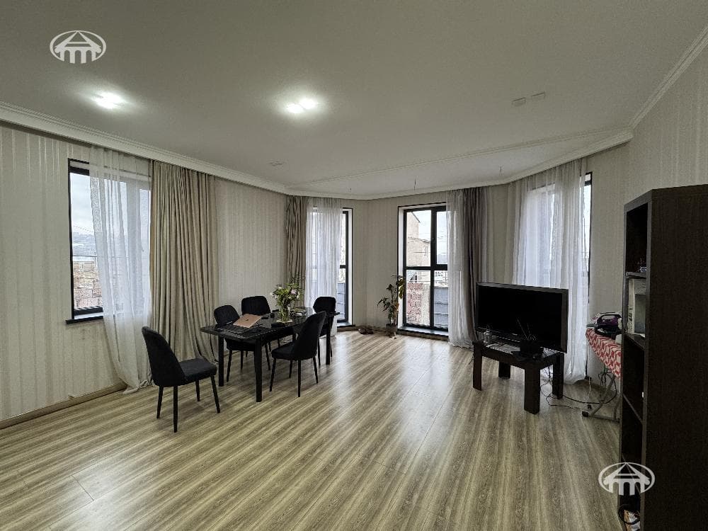 Mansion · 231 m² · Kanakerawan
