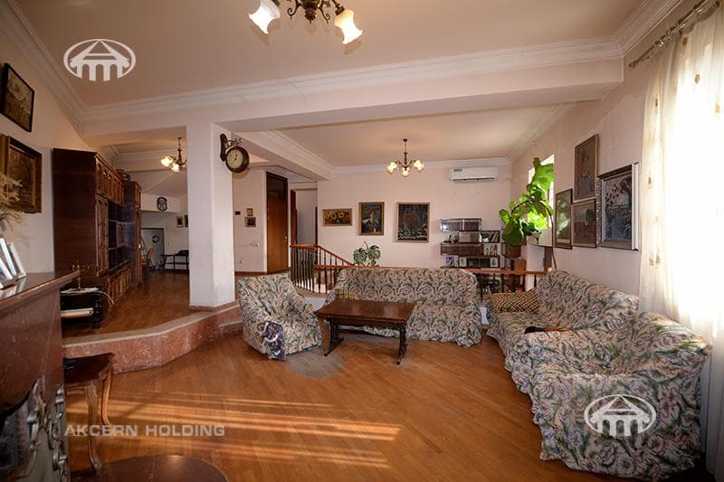 Mansion · 9 rooms · 560 m² · Yerevan