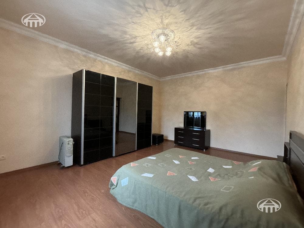 Особняк · 454 м² · Ереван