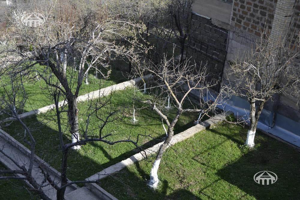 Ամառանոց · 4 սեն. · 210 մ² · Արզական