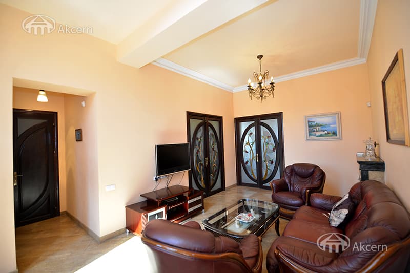 Особняк · 320 м² · Ереван