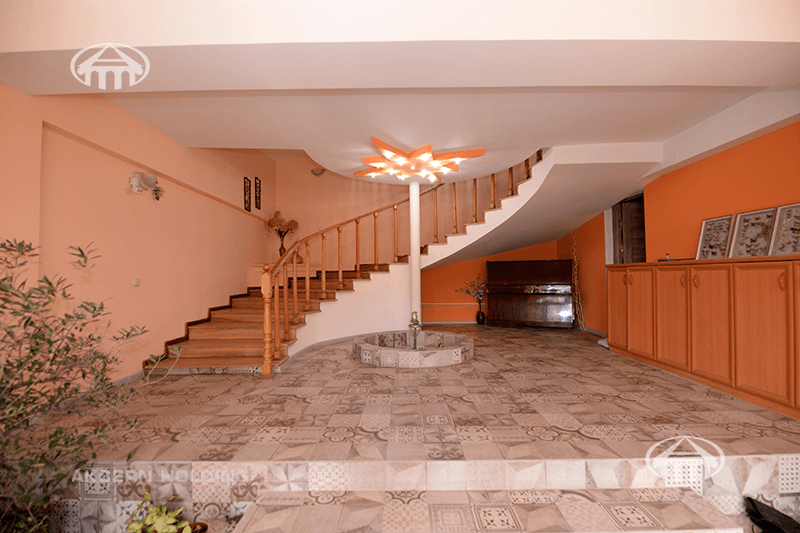 Особняк · 464 м² · Ереван
