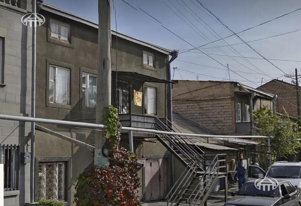 House · 375 m² · Yerevan