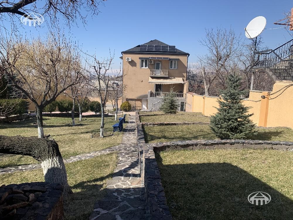 Особняк · 357 м² · Ереван