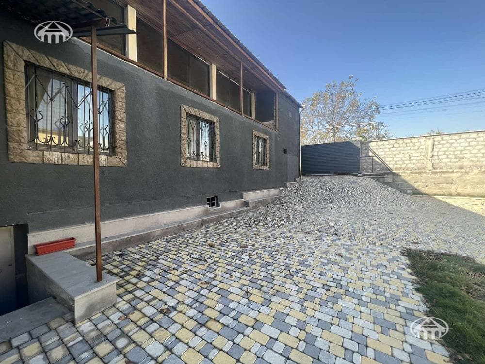 Քոթեջ · 350 մ² · Գառնի