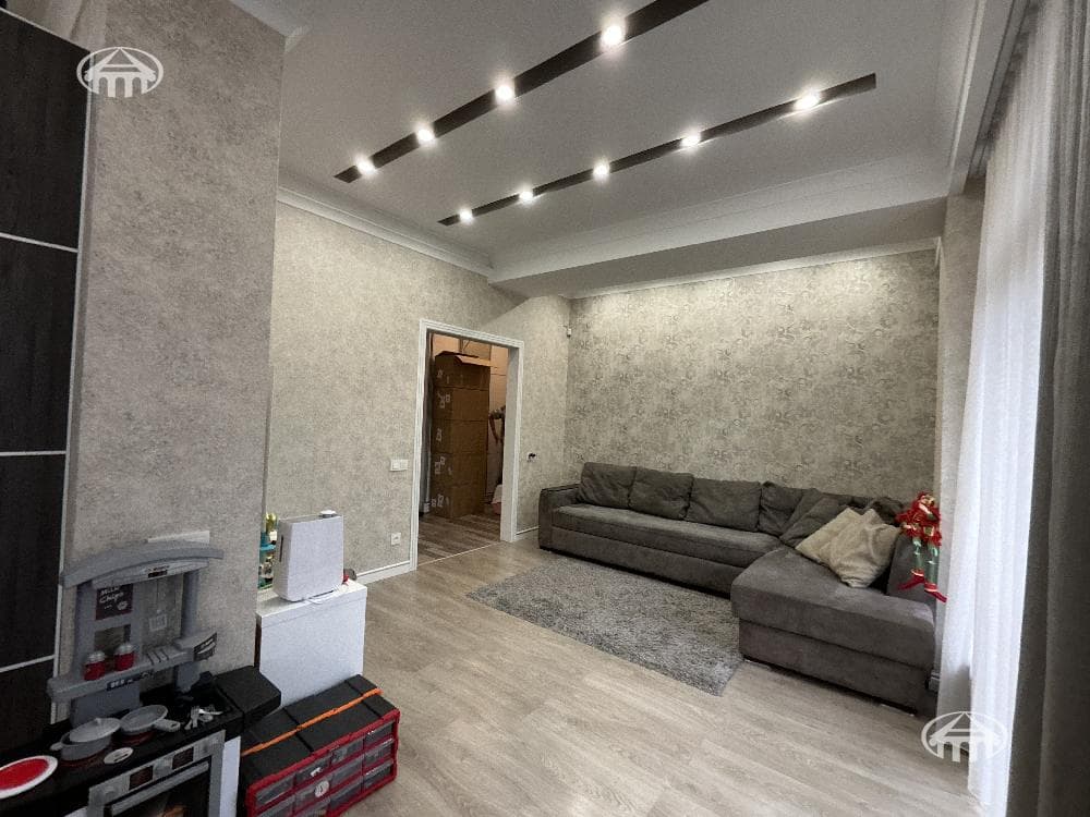 Квартира · 3 комн. · 73 м² · Ереван