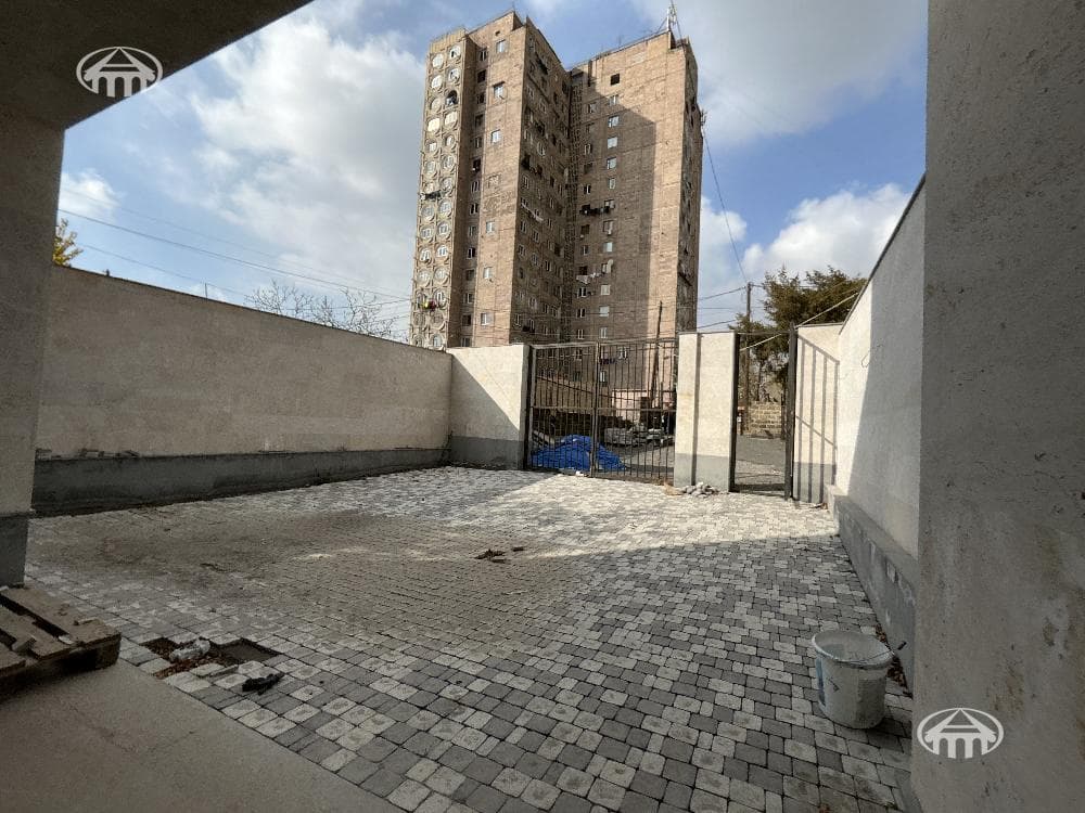 Mansion · 6 rooms · 395 m² · Yerevan