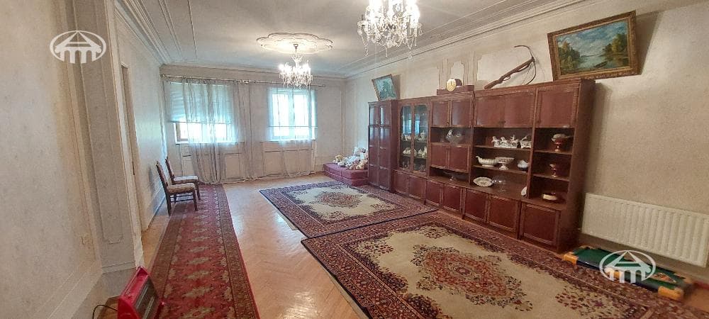 Առանձնատուն · 250 մ² · Երևան