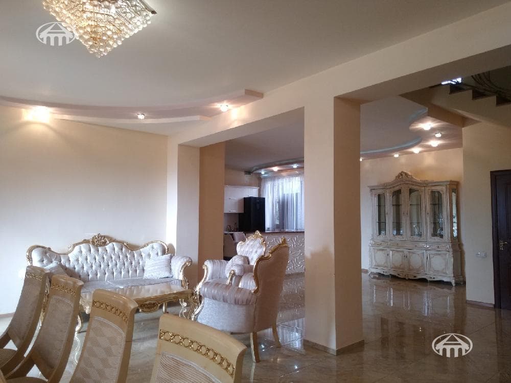 Особняк · 243 м² · Ереван