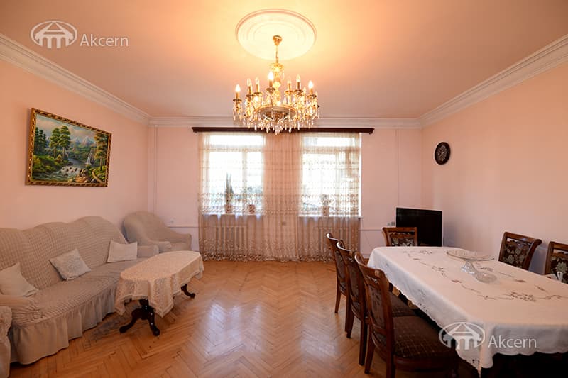 Особняк · 500 м² · Ереван