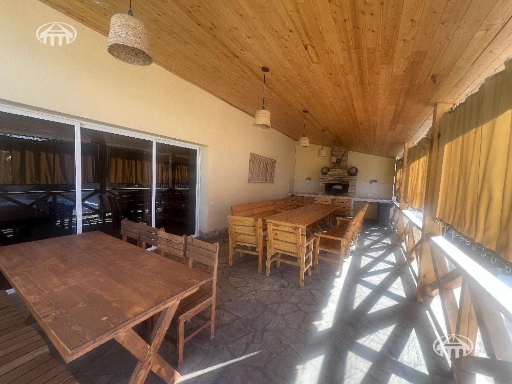 Hotel · 1,200 m² · Djrvej