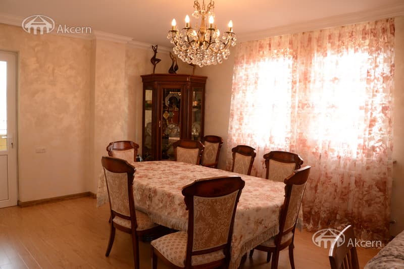 Квартира · 4 комн. · 131 м² · Ереван