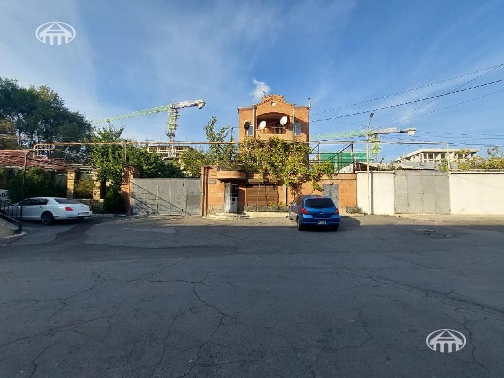 Квартира · 200 м² · Ереван