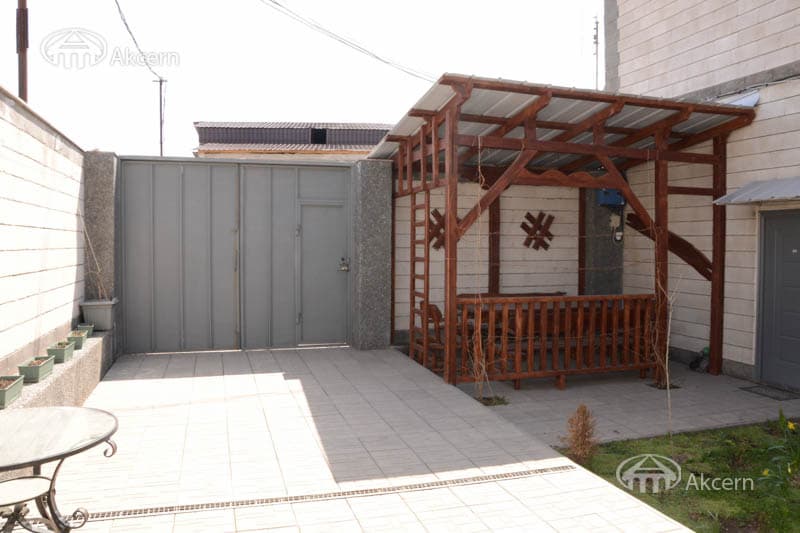 Գրասենյակ · 341 մ² · Երևան