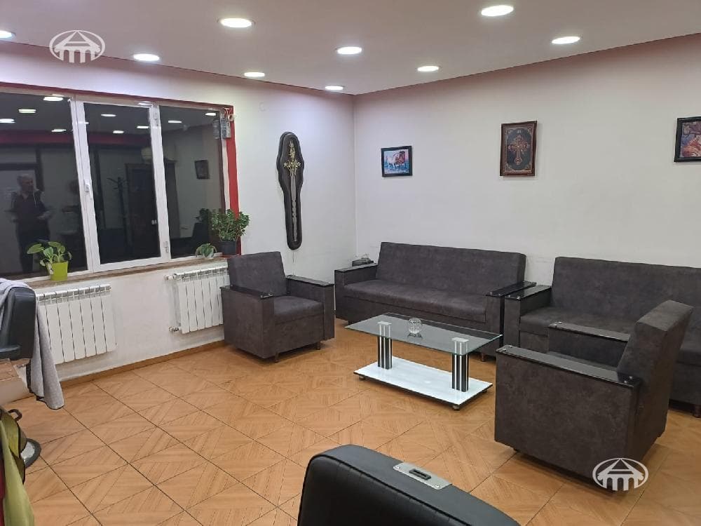 Retail · 244 m² · Yerevan