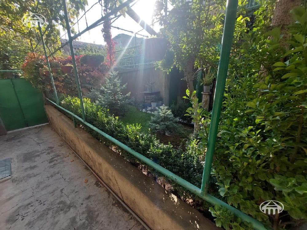 House · 200 m² · Yerevan