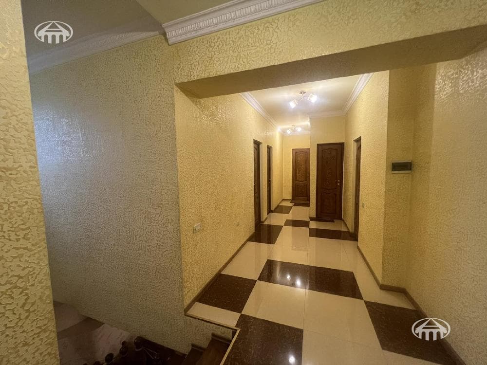 Apartment · 205 m² · Yerevan
