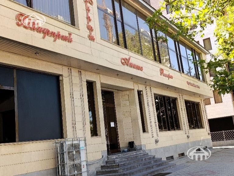 Ռեստորան · 532 մ² · Երևան