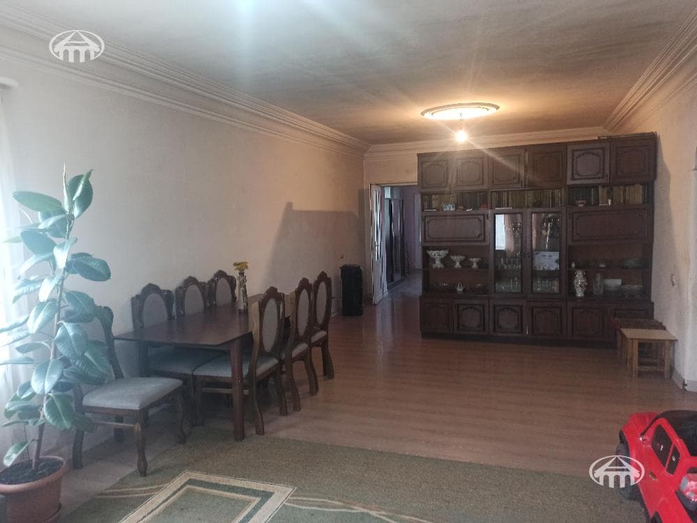 Особняк · 424 м² · Ереван