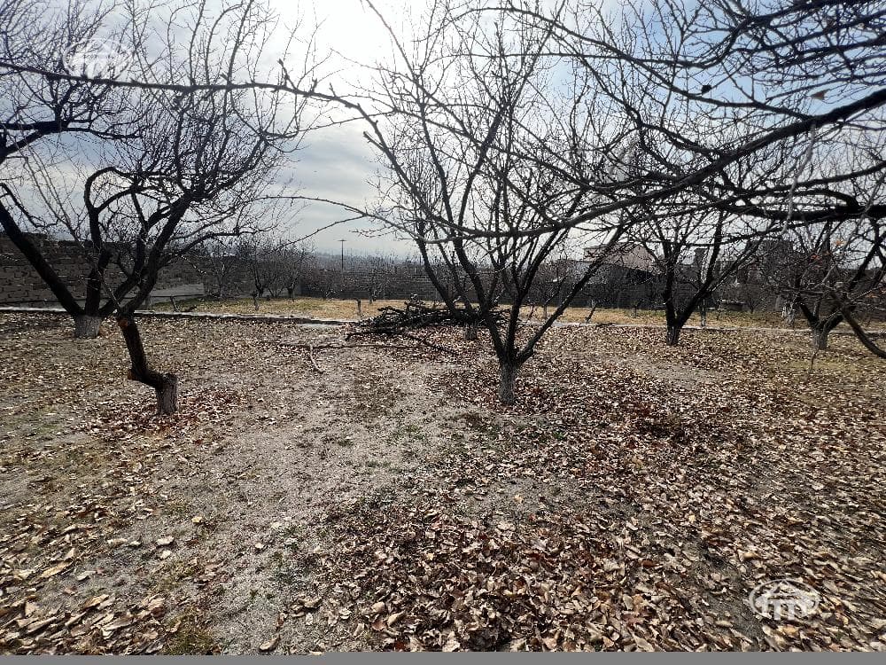 Участок · 1 600 м² · Ереван