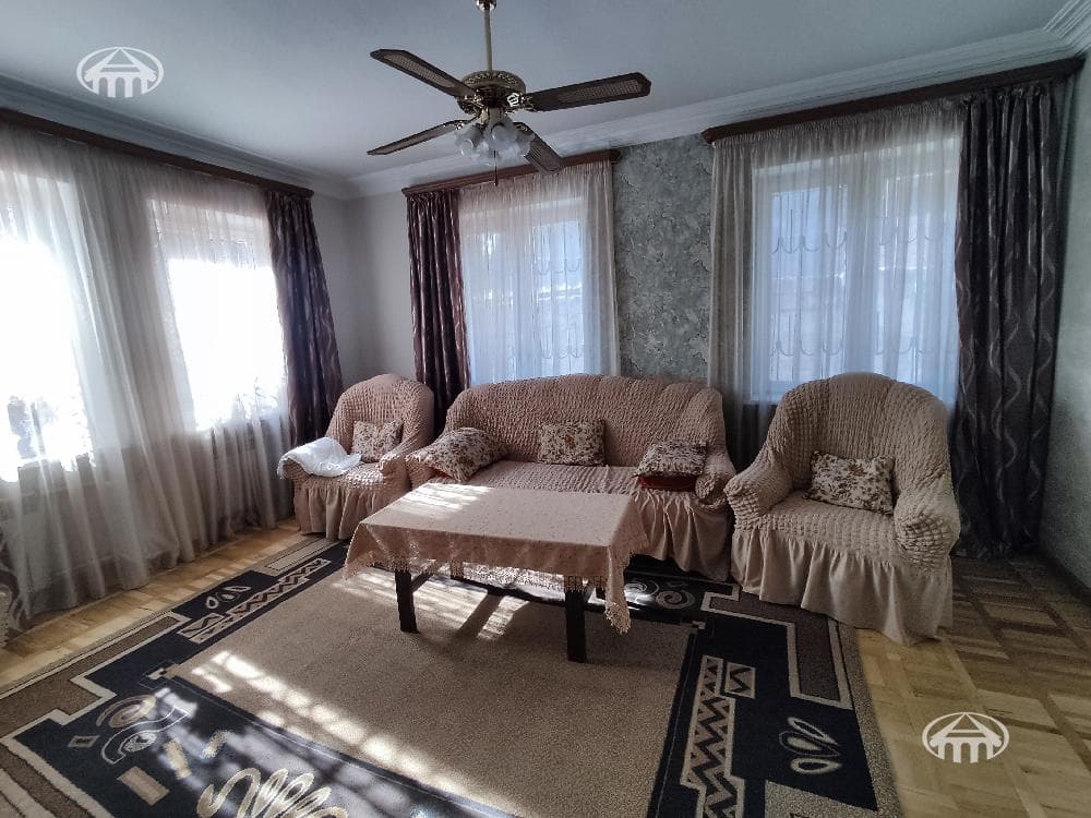Особняк · 600 м² · Ереван