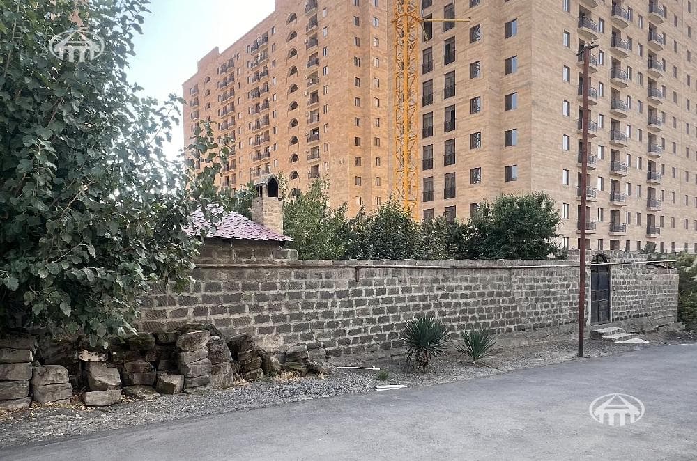 Land · 320 m² · Yerevan