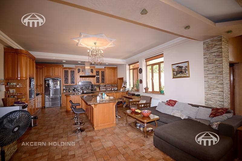 Mansion · 671 m² · Yerevan