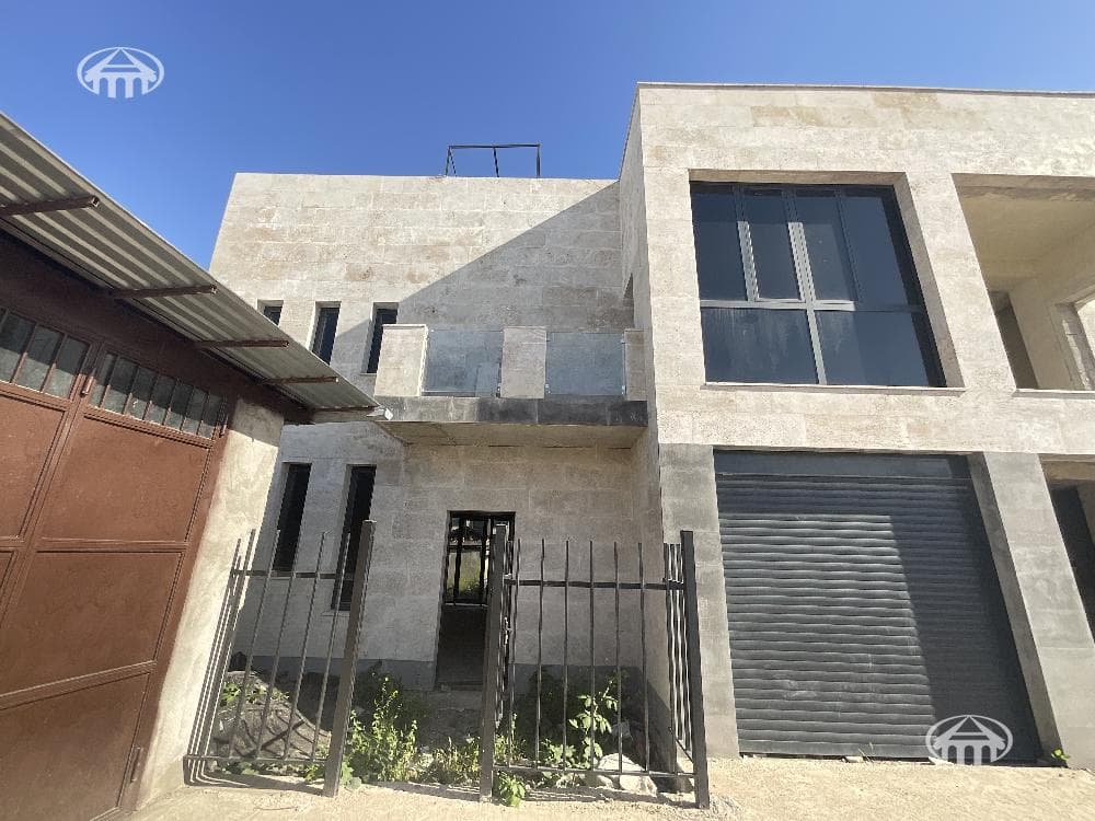 Townhouse · 165 m² · Yerevan