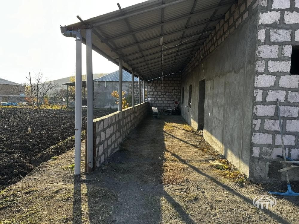 Քոթեջ · 120 մ² · գ. Արա