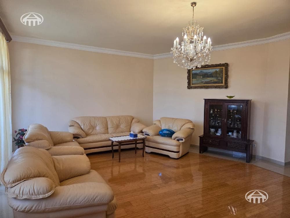 Квартира · 140 м² · Ереван