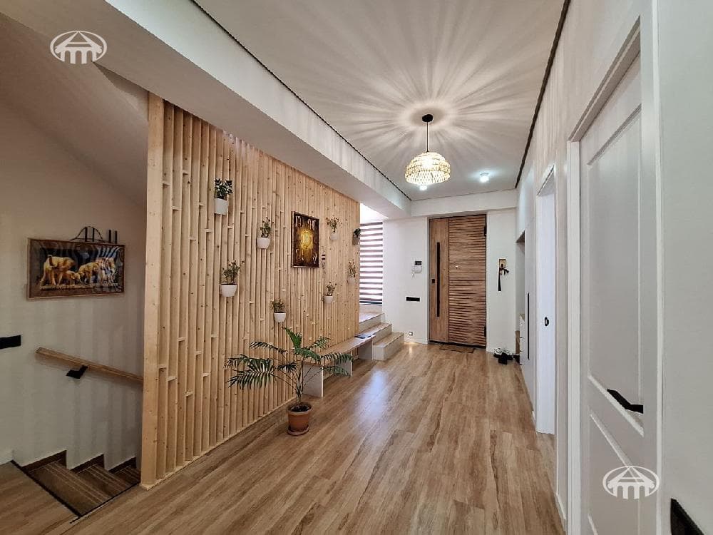 Mansion · 380 m² · Arinj