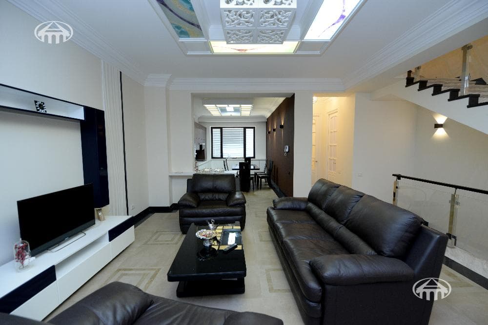 Mansion · 5 rooms · 600 m² · Yerevan