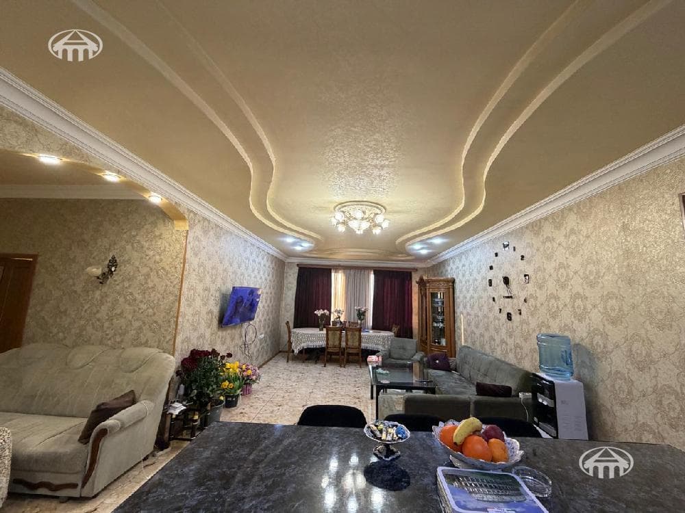 Особняк · 250 м² · Масис