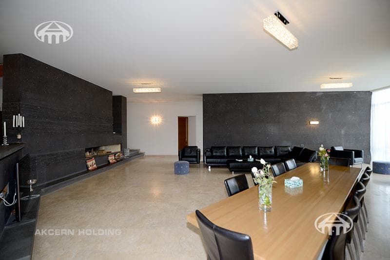 Mansion · 6 rooms · 689 m² · Vahagni